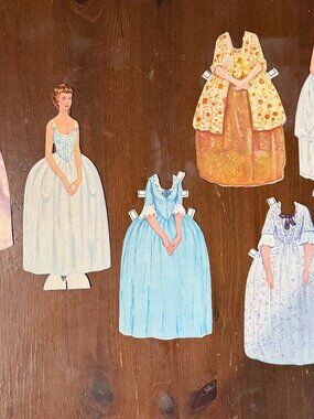 Paper Dolls!! Vintage Colonial Williamsburg set with 8 characters/40 clothing pc